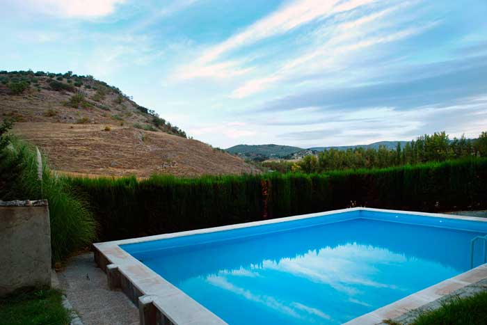 Piscina Alojamiento La Gineta